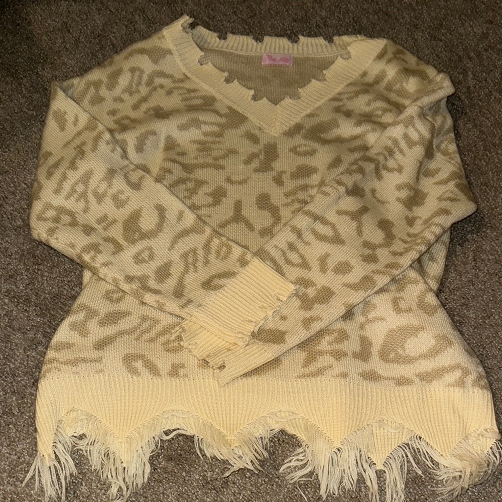 Pink Lily Beige Animal Print V-Neck Sweater